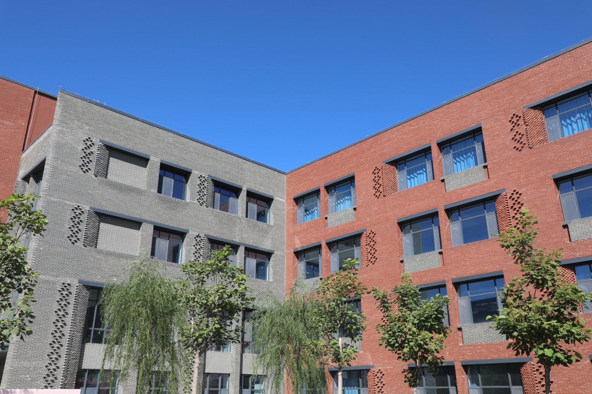 建议先扫读标题与摘要